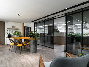 通透協(xié)作，高效節(jié)能 辦公室采用玻璃隔斷的四大核心優(yōu)勢(shì)